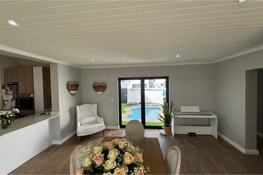 3 Bedroom Property for Sale in Velddrif Western Cape
